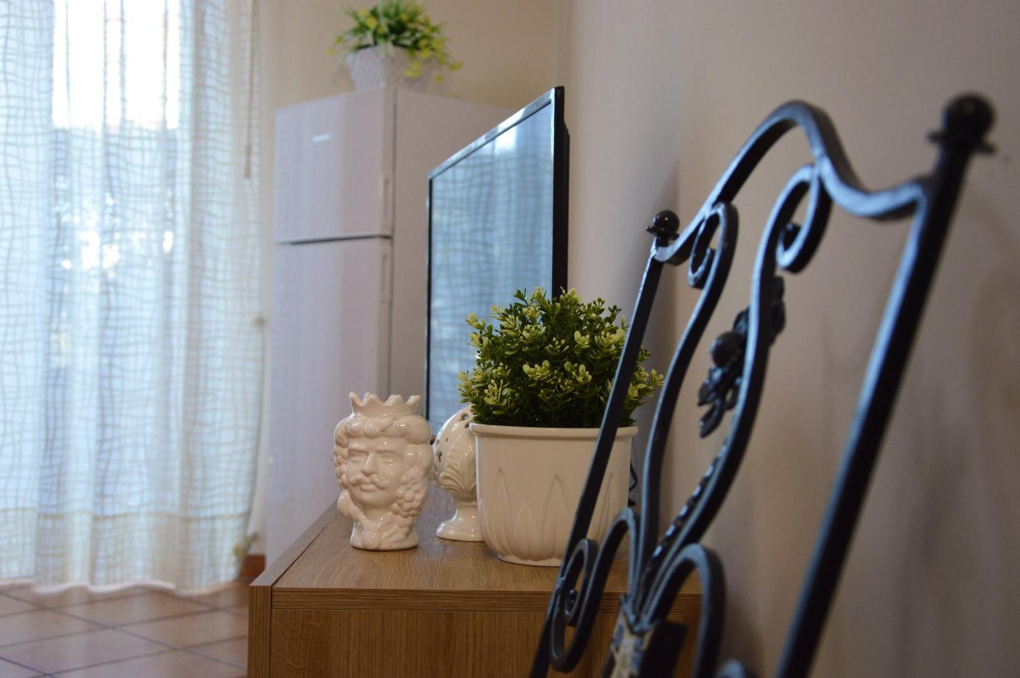Rita Little House Apartment Mascali Exterior foto